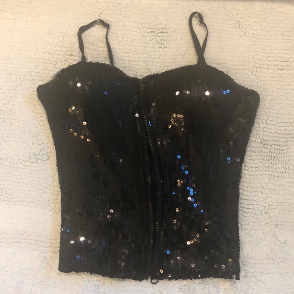 Super cute top. - Picture 4 of 5